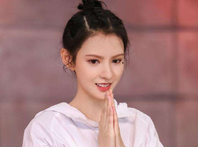 6个长得很普通却魅力无限的女星,最上镜的十位小脸女明星