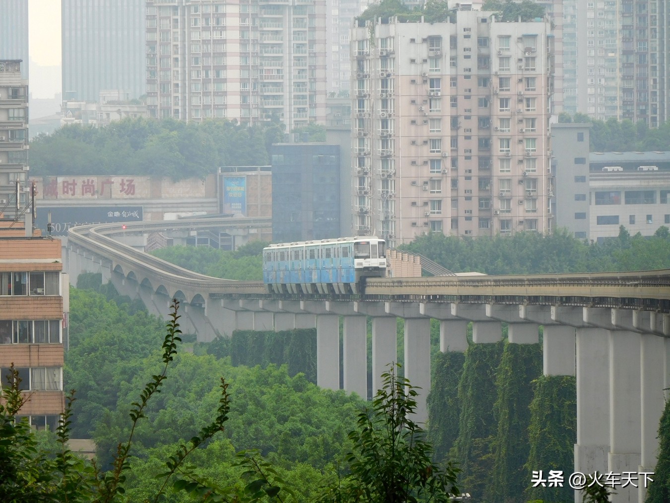 重庆轨道交通15号线两江影视城站,重庆目前开通的轨道交通线路