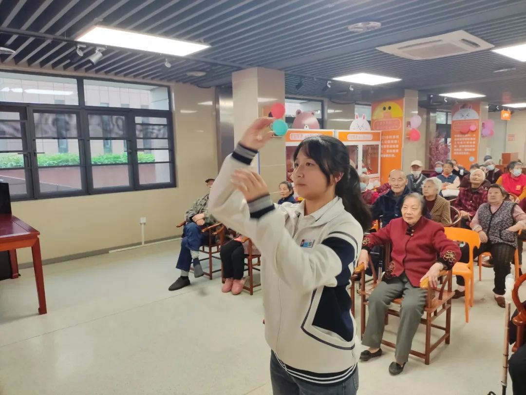 小朋友唱红歌学习雷锋,小学生一起唱学习雷锋好榜样