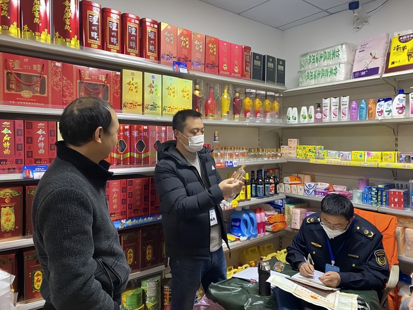 烟酒专柜赚钱吗,烟酒零售店利润怎么样