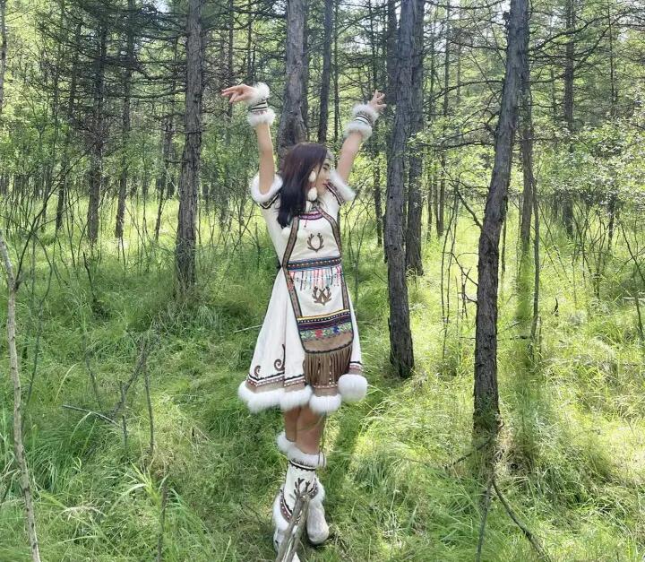 五十六个民族服饰傈僳族,五十六个民族代表服饰图片