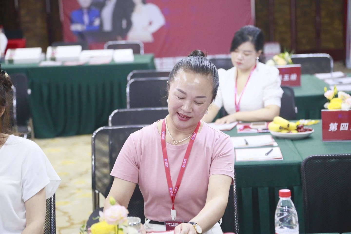 婀栧寳姹囩編,姹囩編鍥介檯缇庝笟闆嗗洟