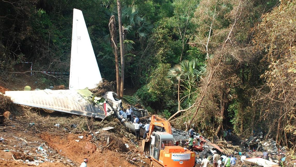 美国媒体报道中国飞机失事情况,最新客机坠毁事件详情