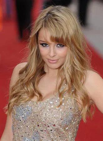 姬莉哈泽尔英文名,英国足球超模姬丽哈泽尔视频