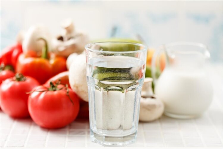 塑料杯哪种杯子最安全,塑料杯喝热水哪种材质最安全