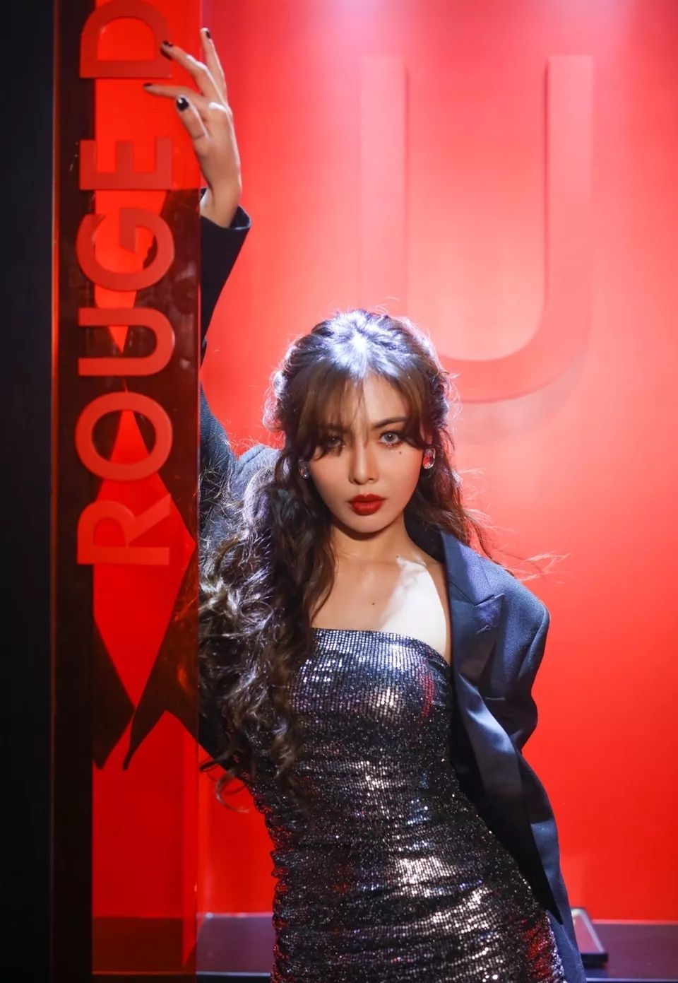 美妆护肤产品细节分析 (专注提升美颜美妆细节)