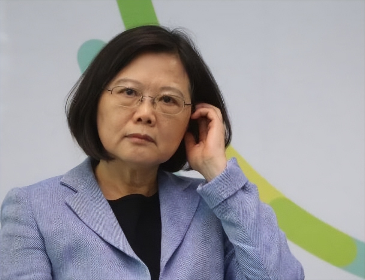 蔡英文办公室爆出性丑闻！偷情已婚小鲜肉，聊天记录不堪入目