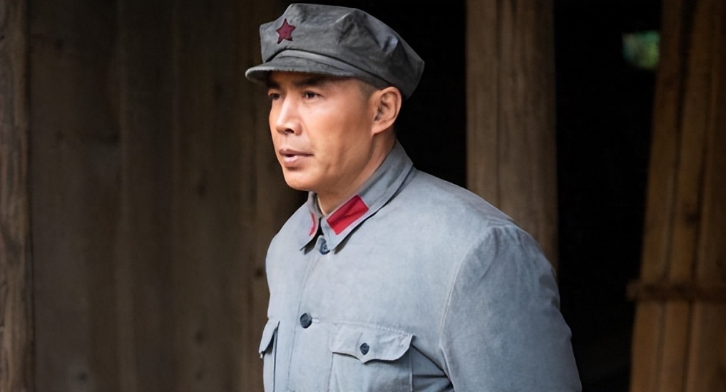 好家伙，气质软绵绵能演周总理？历史大剧《大道薪火》选角真失败