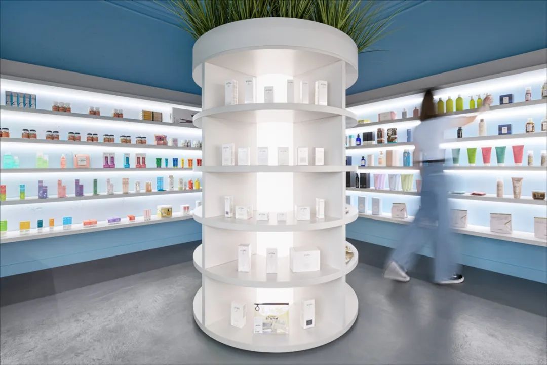 乌克兰MILA70平方美容店|temproject