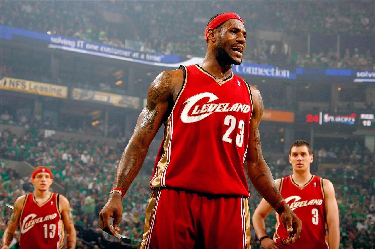 篮球明星勒布朗詹姆斯,篮球巨星詹姆斯