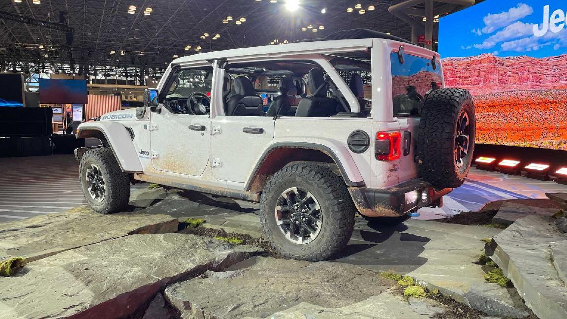 jeep牧马人2024款二手落地价,吉普牧马人被围堵