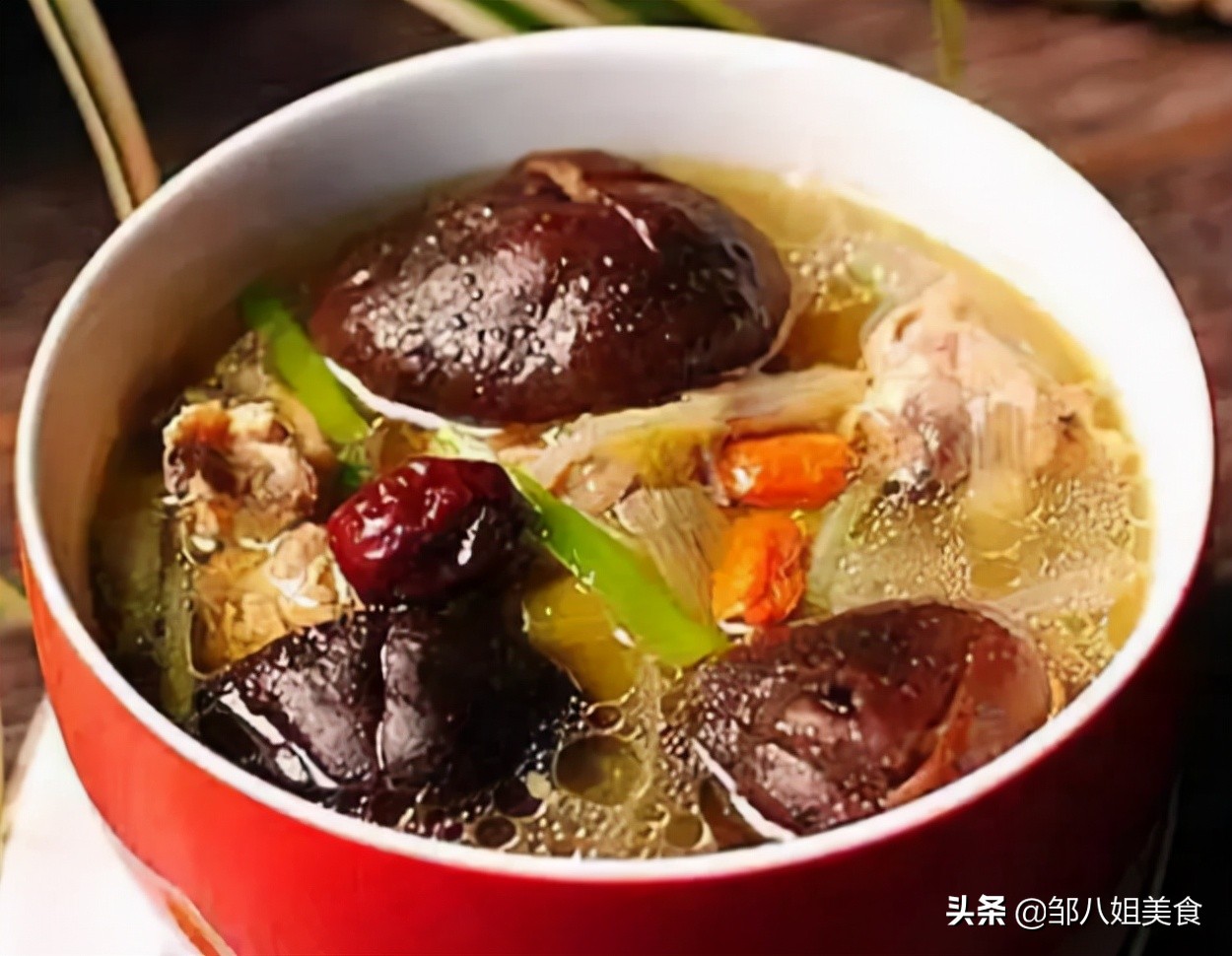 炖鸡汤放什么料怎么炖才好喝,炖鸡汤怎么炖才好喝放什么