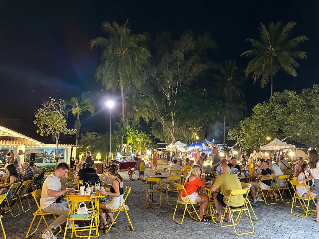 普吉岛青蛙夜市的人间烟火气,泰国普吉岛烟火气