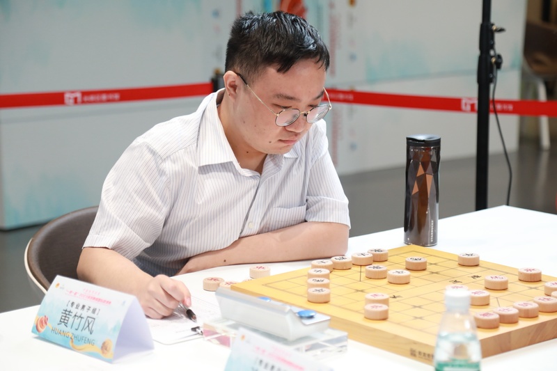 曹岩磊疯狂弃子问鼎“一带一路”深圳象棋邀请赛国际组冠军