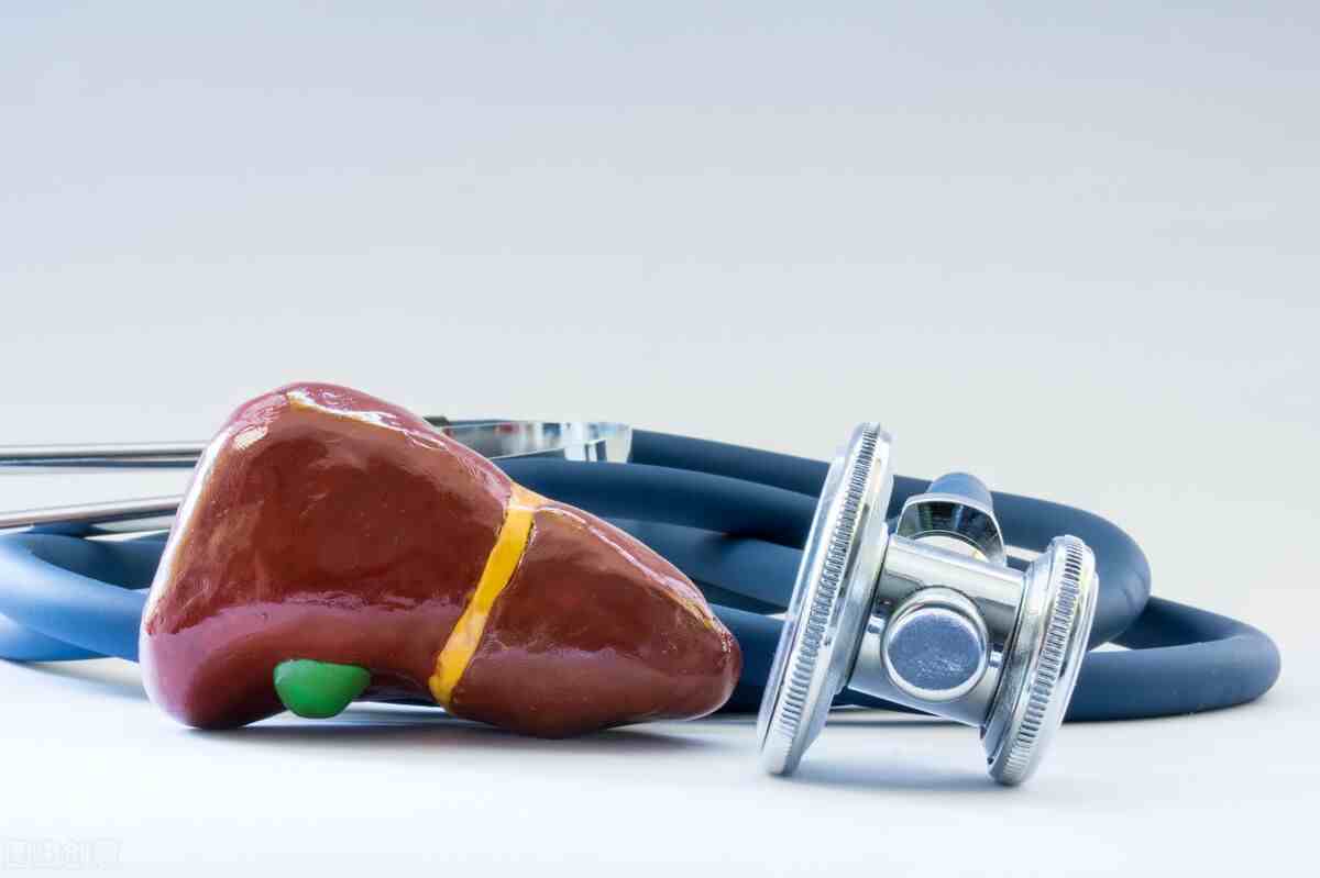 八十岁老人肝癌可以手术风险大吗,肝癌扩散怎么治疗治疗方案是什么