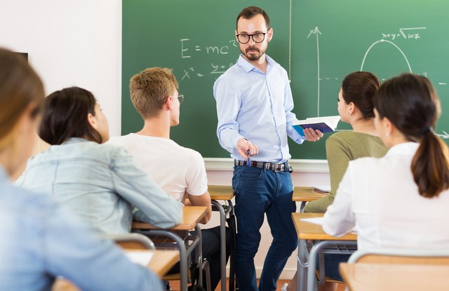 当学生顶撞你时该怎么办,如果学校有人辱骂你应该怎么办