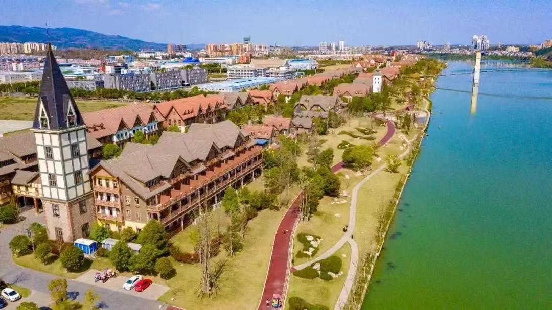 成都东边哪里好玩,成都东从哪个口进去