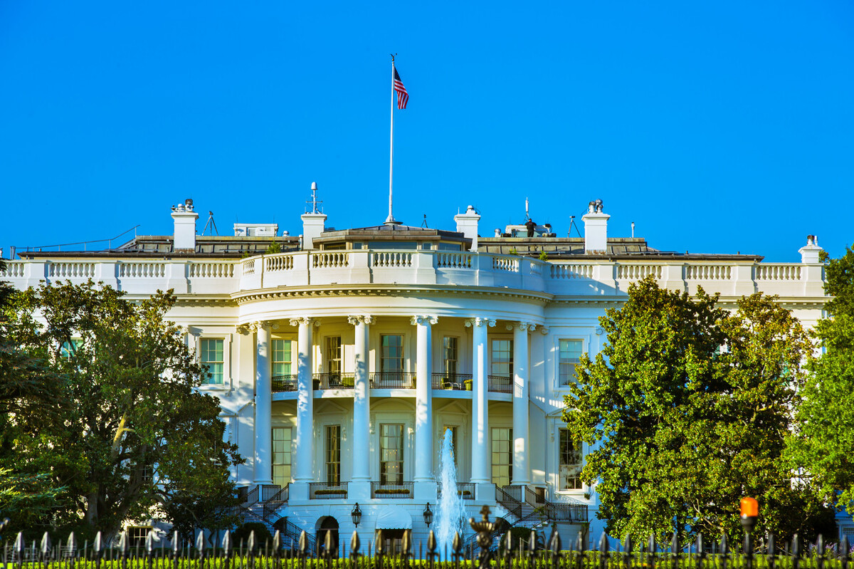 美国向俄罗斯大量购买原油,美国狂买俄罗斯原油一周激增