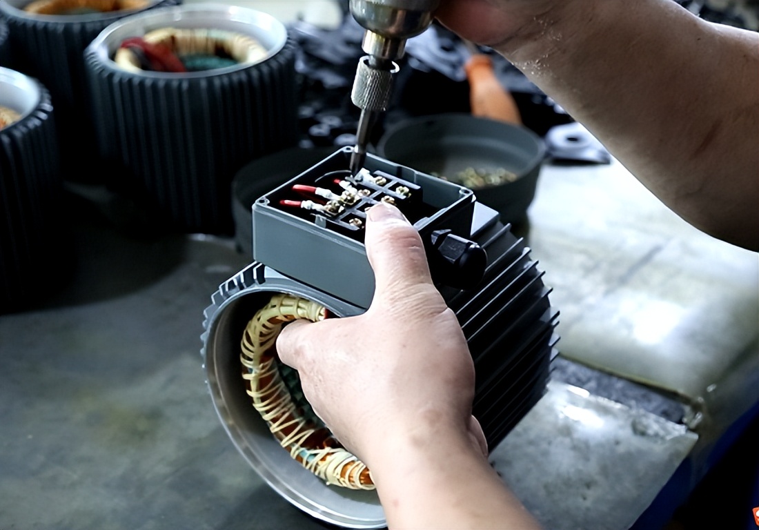 电机转速慢的原因解析,三相电机转速怎么调慢