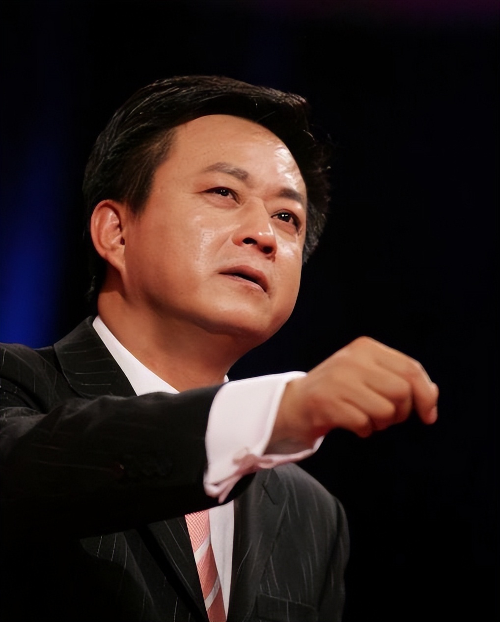 春晚主持人董卿周涛朱迅李思思,春晚主持人董卿朱迅周涛