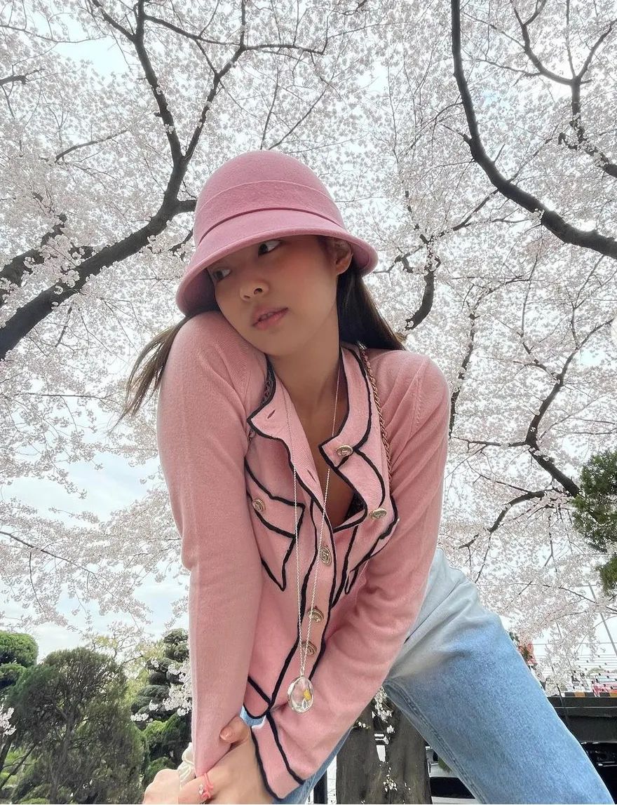 lisa最近同款粉色,lisamv绝美镜头粉色