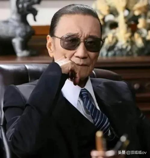 12对著名的“老夫少妻”演绎绝世童话！你相信爱情吗？