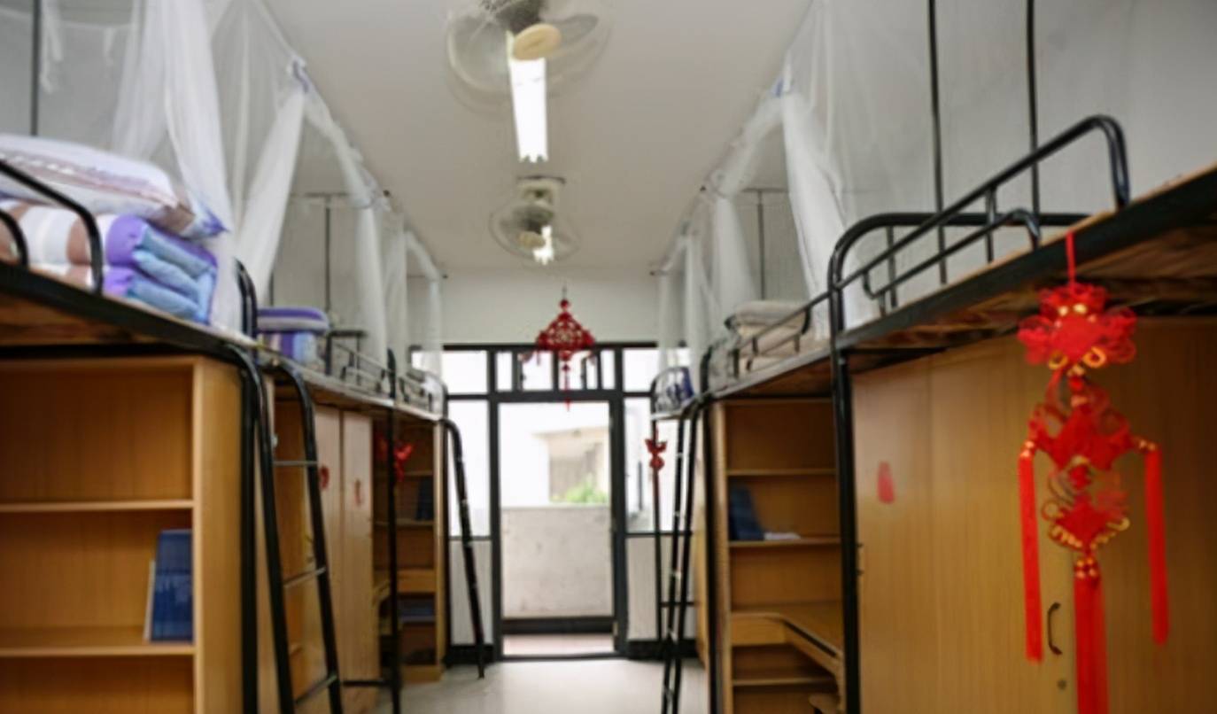 各大学宿舍条件对比,大学寝室环境影响大不大