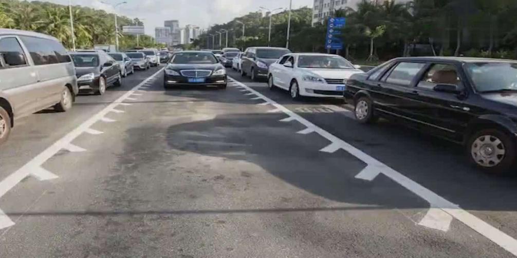 开车看到锯齿车道怎么处罚,带锯齿车道处罚标准