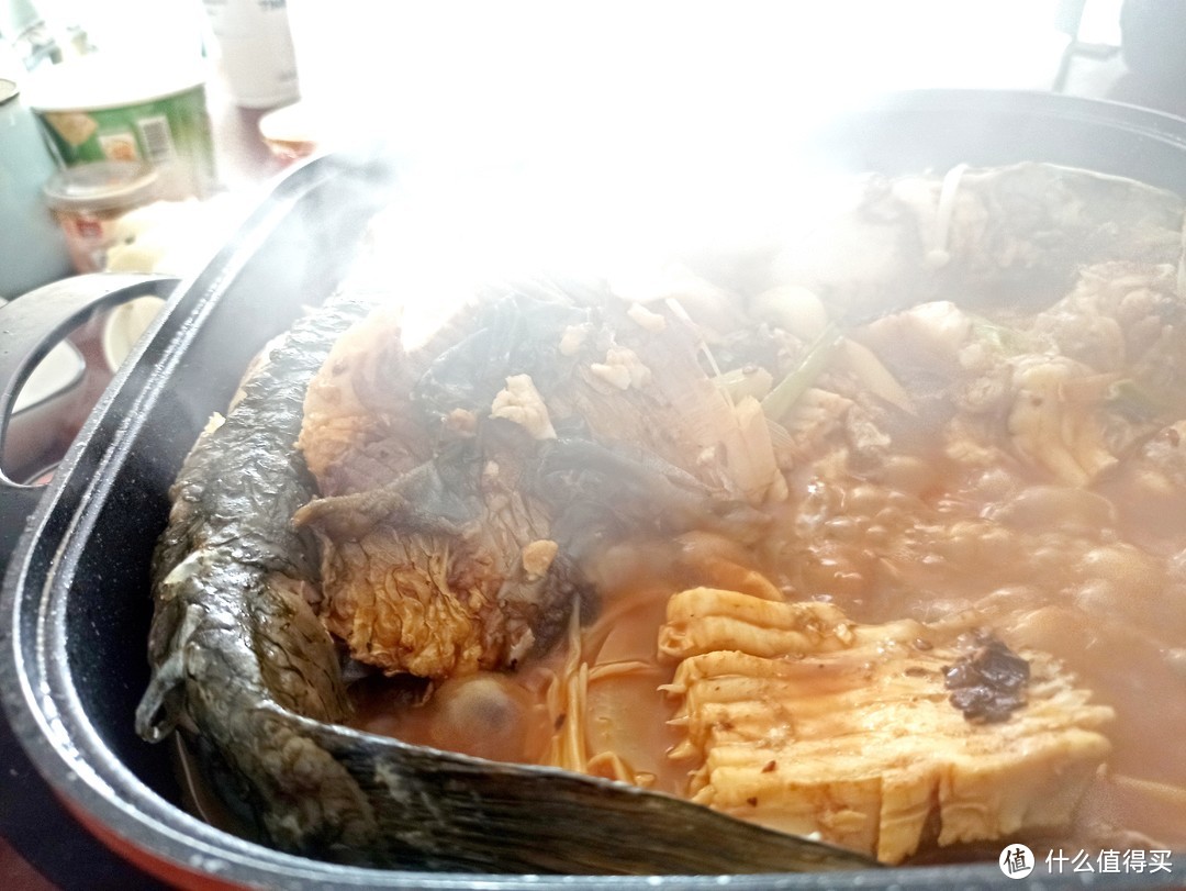 煎鱼的家常做法香煎草鱼,一条大草鱼做成一桌火锅