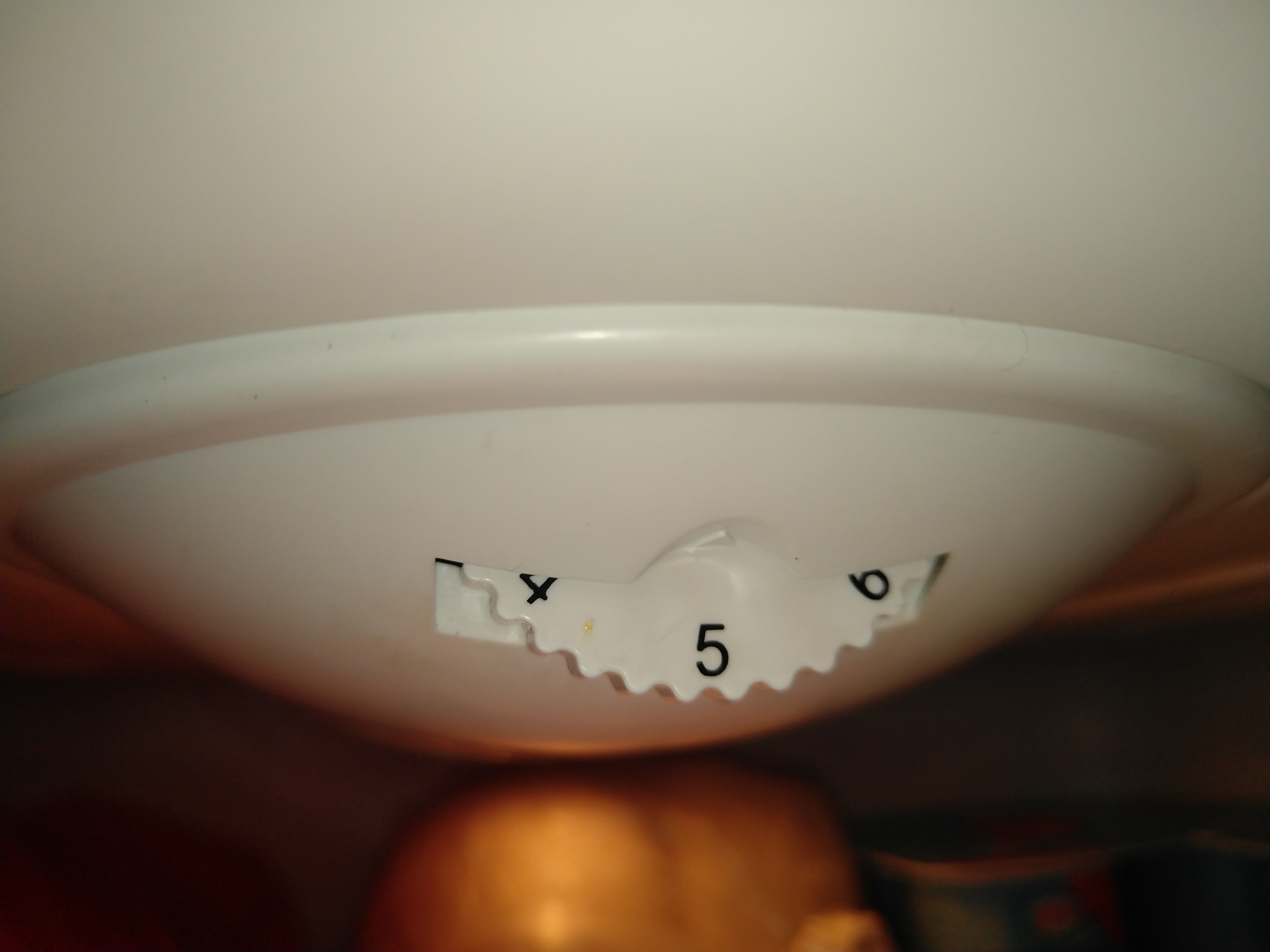 夏天用电量暴增导致电压不稳,夏天电表过负荷老是跳闸怎么解决