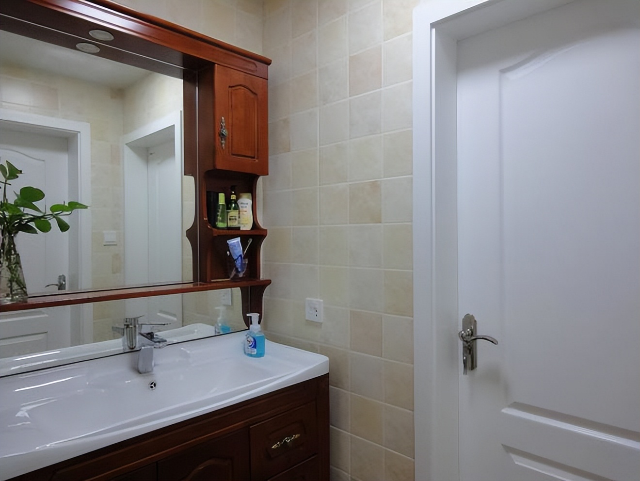 晒下新家,亲朋都说漂亮,特别是卧室,真想一辈子赖在这了!