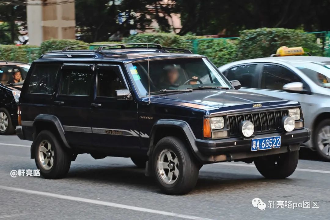 吉普进口切诺基,2020款jeep大切诺基超性能