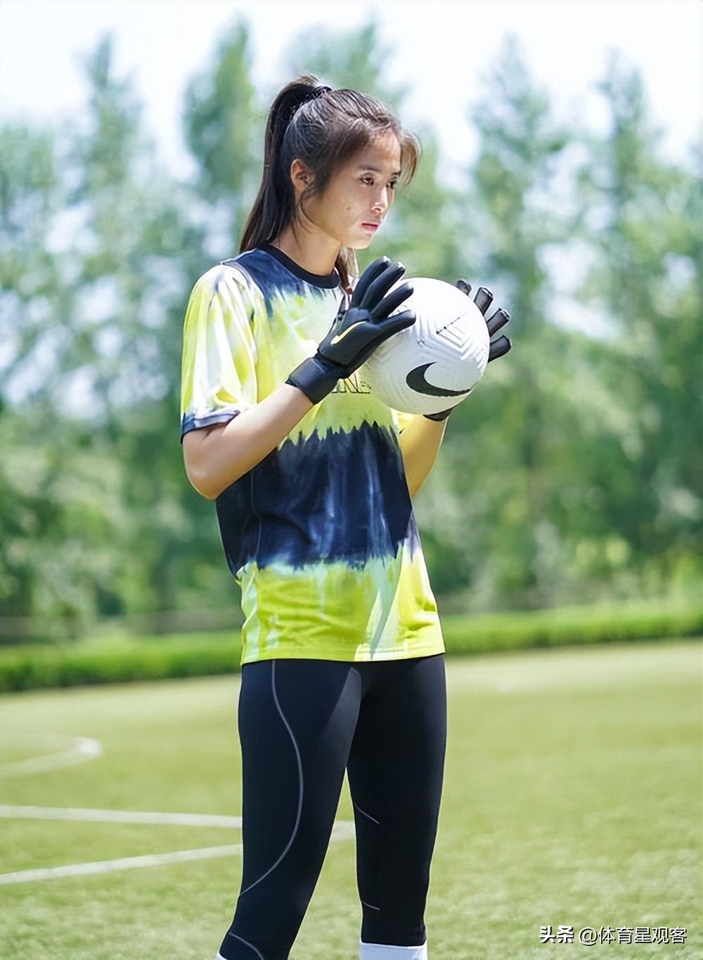 中国女足球队员王霜,足坛十大美女