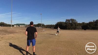 足球一脚解围高球技巧,足球一开始练什么