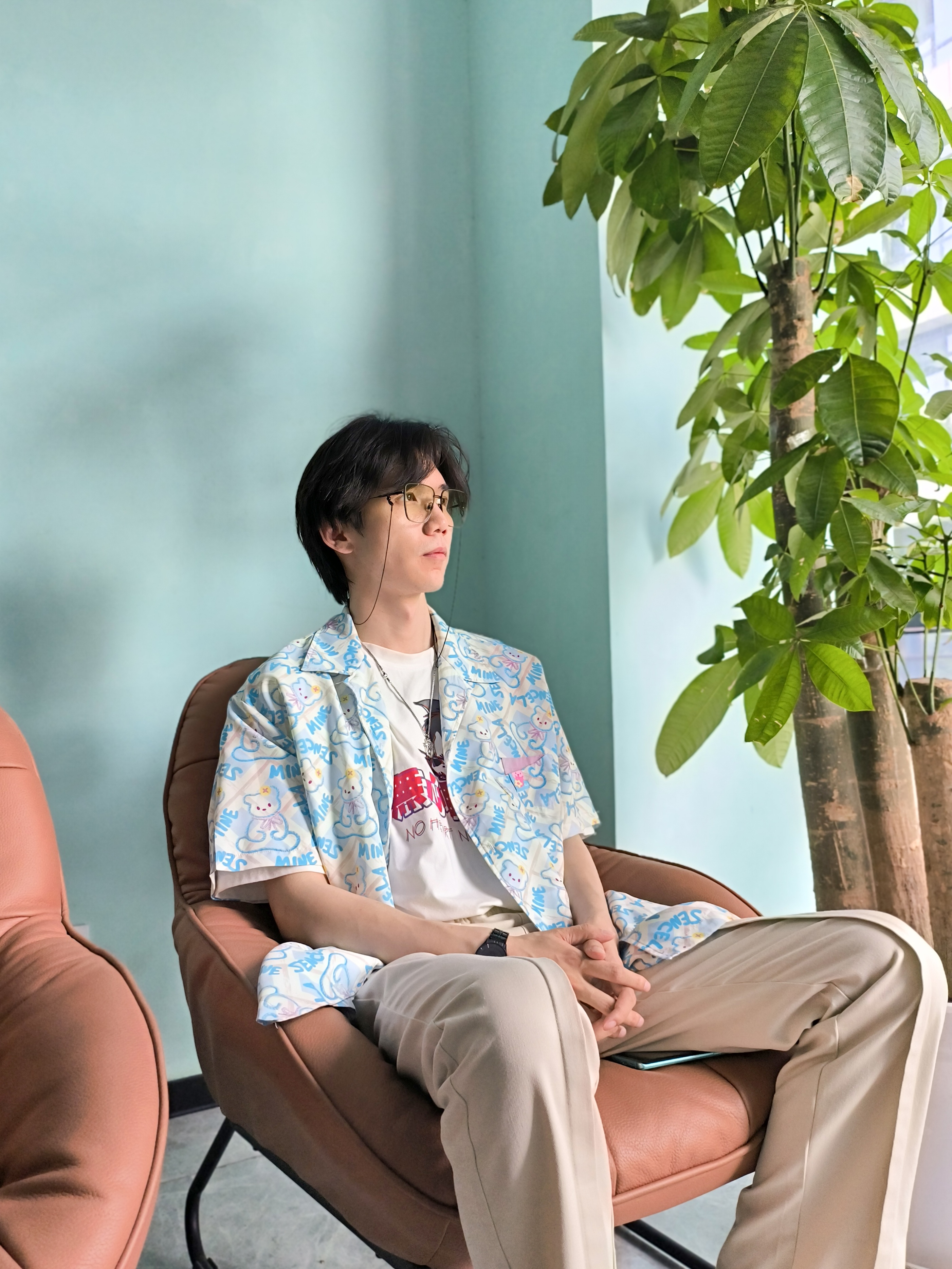 偶像派和实力派哪个更好看,荣耀70pro和平精英测评