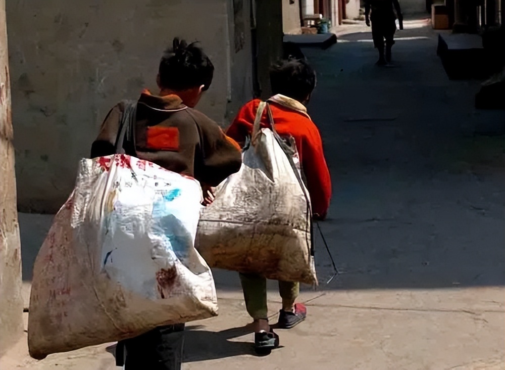 8岁被拐46年后寻亲找到父亲,被拐十八年的小伙苦寻父母完整版