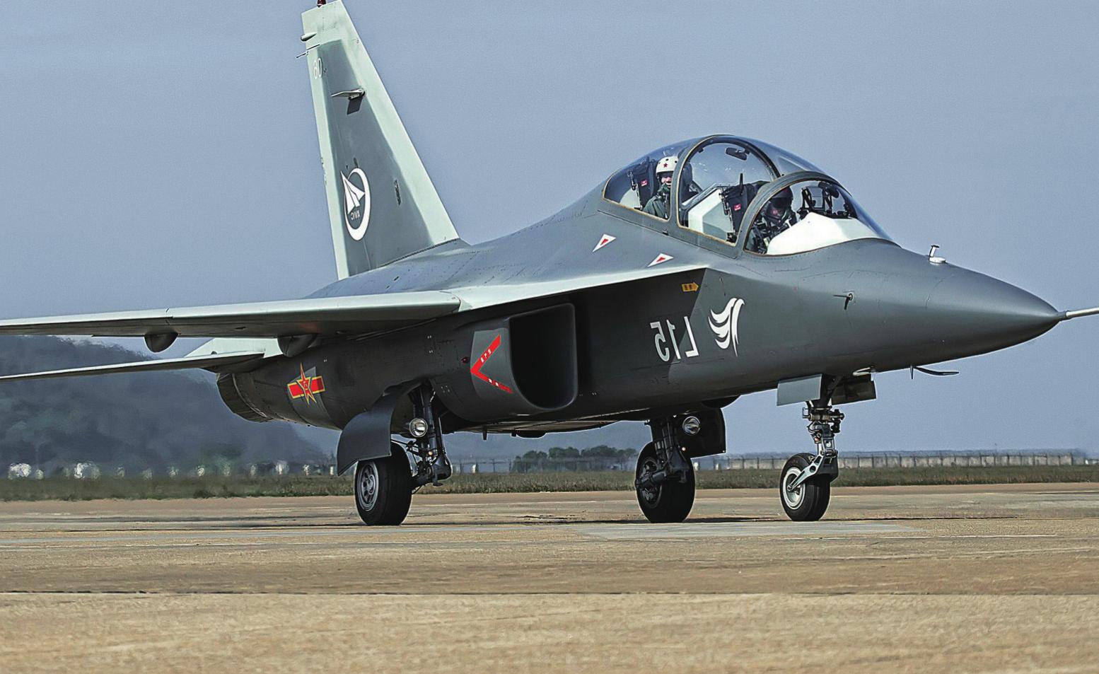 无奈！中国出口48架L-15被冻结，国产航发拖累8亿美元大单？