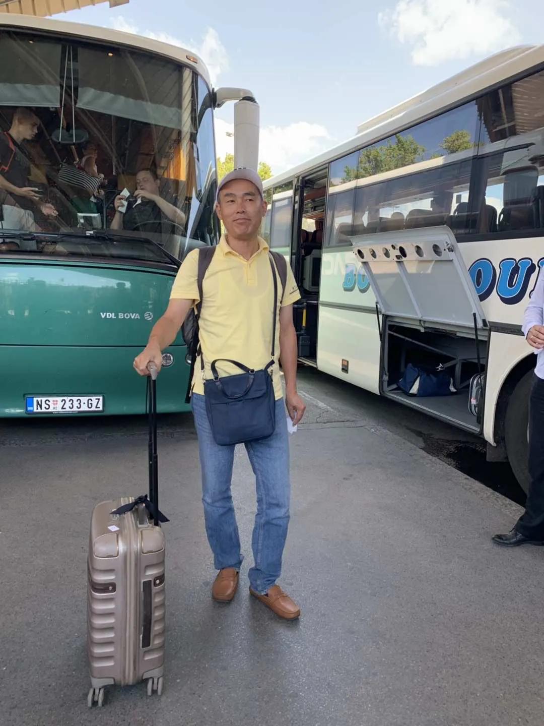 国外旅游如何提前预订住宿,独自国外旅行怎么找住宿