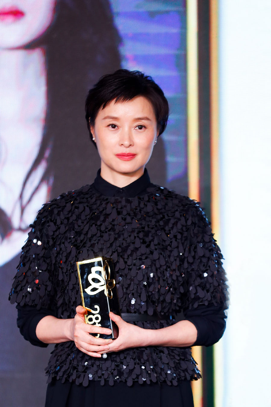 吴越获白玉兰奖的电视剧,吴越获白玉兰奖是哪部影片