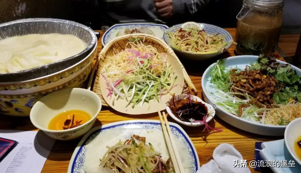 东北冻梨是南方人的暗黑美食,东北的美味特色菜