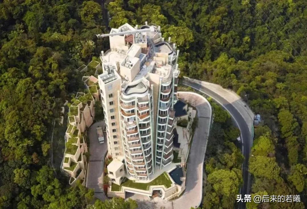 住4.3亿山顶豪宅，关之琳却衰老成这样