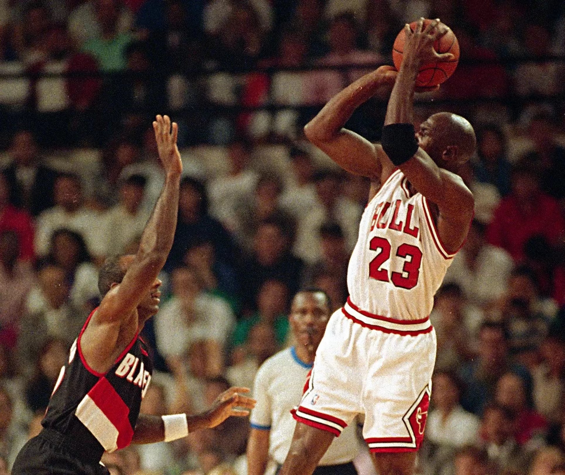 迈克尔乔丹最后一舞纪录片1-10集,迈克尔乔丹1996赛季精华进攻赏析