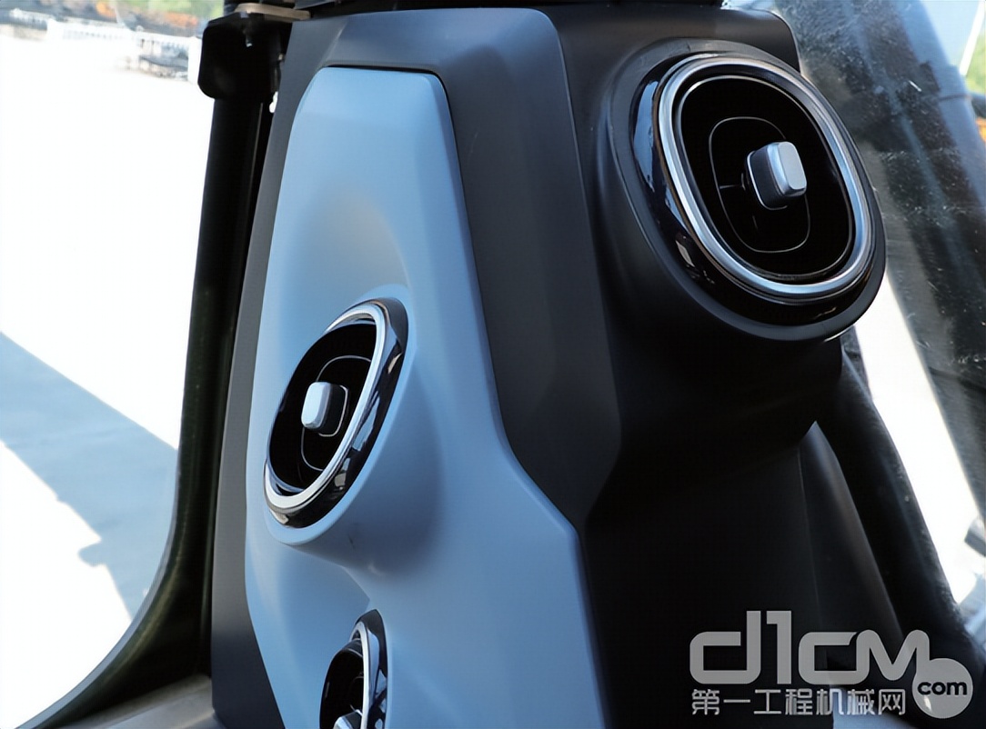 三一重工挖掘机有多强大,三一305H挖掘机