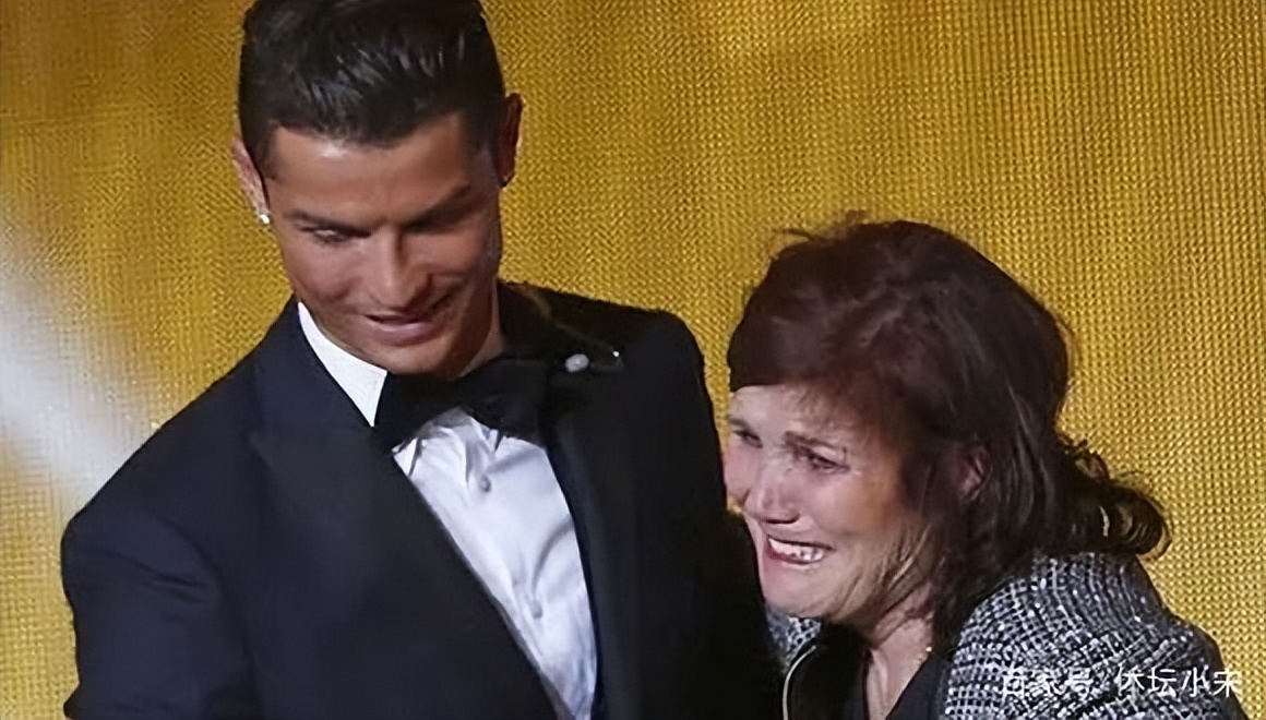 回顾c罗的足球之路,37岁的足球巨星c罗成功的背后