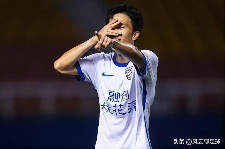 中超第23轮成都蓉城队大胜河北队,中超积分榜三镇大胜继续领跑