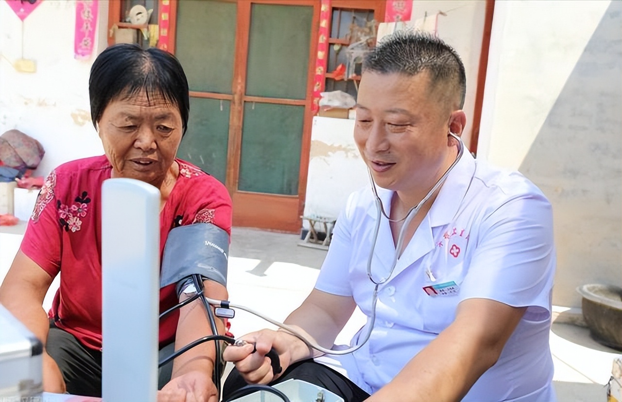 50岁突然高压150低压100严重吗,70岁高压160低压100算严重吗