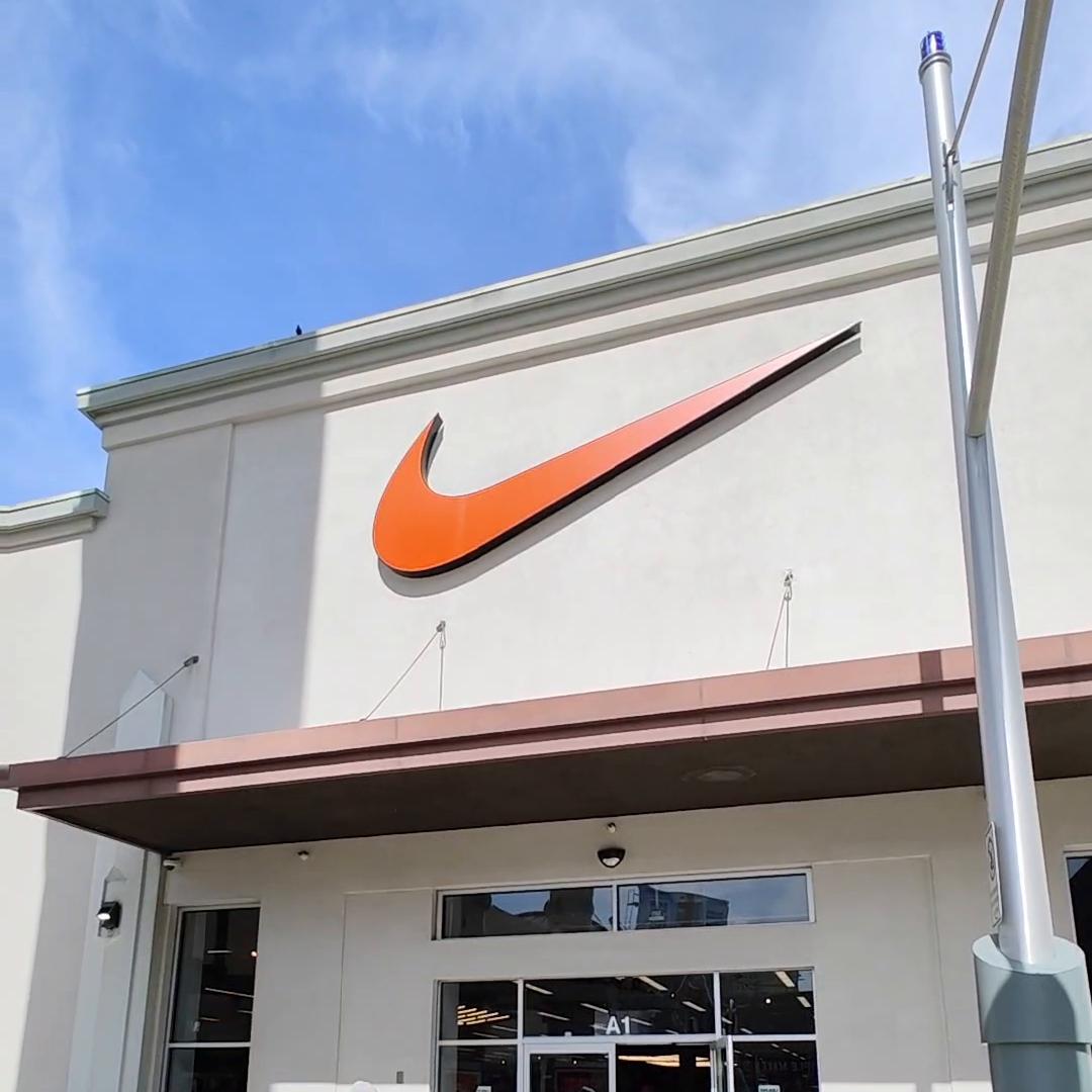 两米上帝视角带你逛街 我想说普通尺码真不懂大码买不到衣...