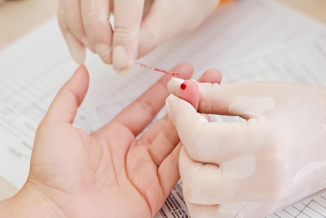 夫妻什么血型会生出o型血的孩子,夫妻俩人o型血生什么血型的孩子