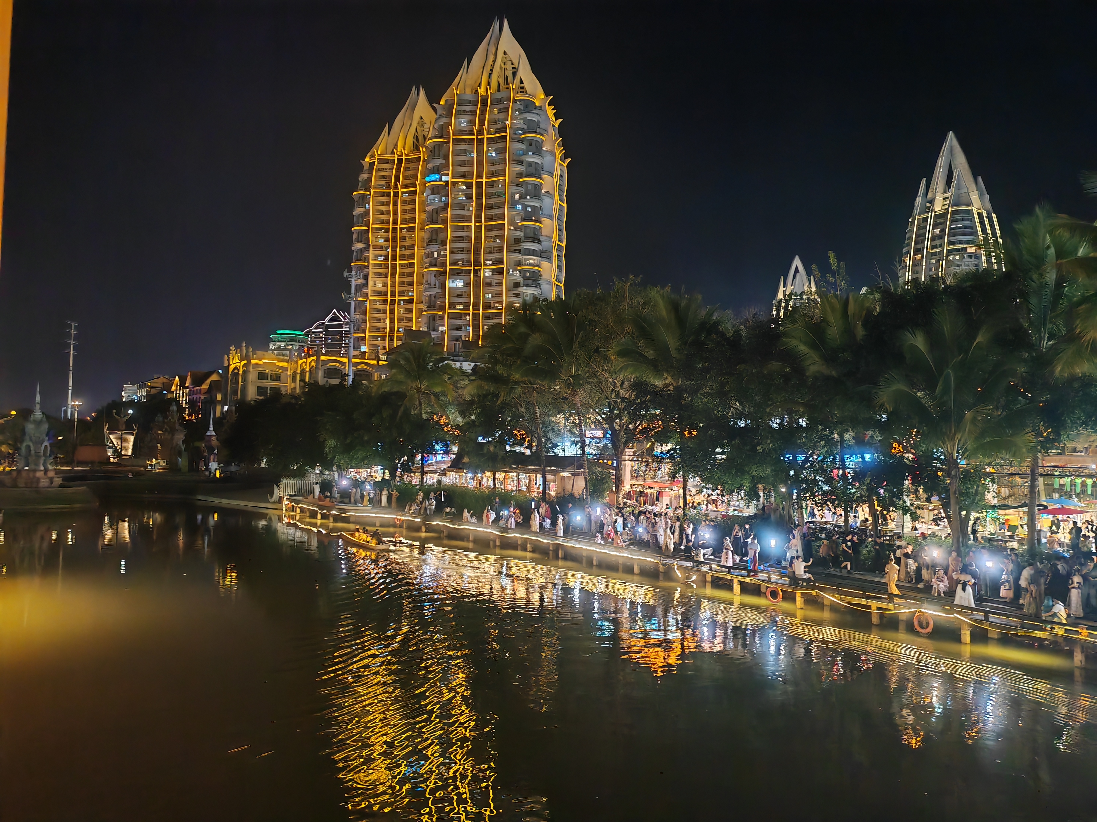 打卡西双版纳告庄亚洲最大夜市,西双版纳告庄夜市玩到几点
