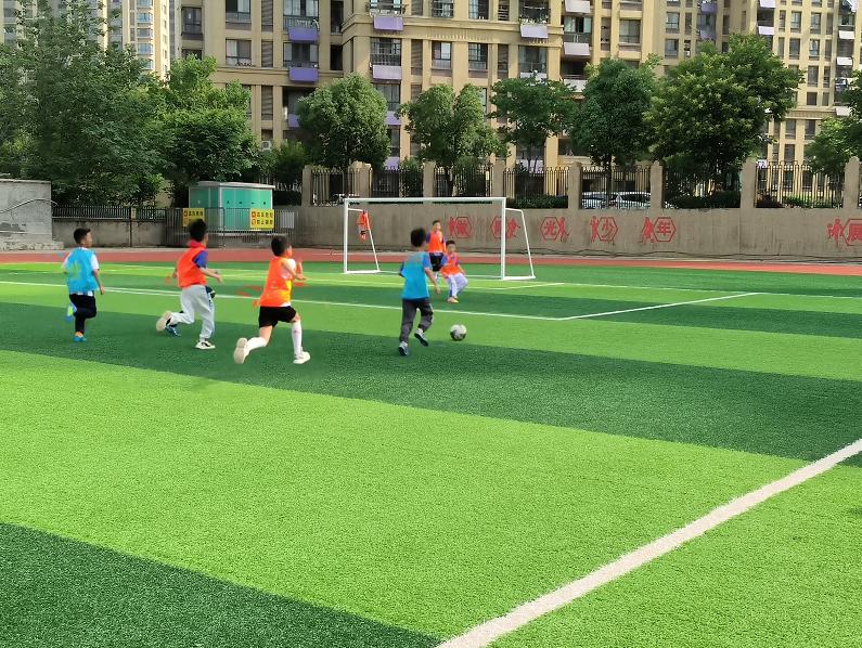 一“足”耀童年足球嘉年华